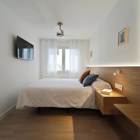 Plaza Pineda Apartment *