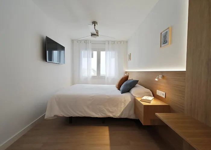 Plaza Pineda דירה *